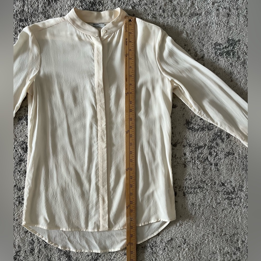 GRANA collarless silk button down blouse
